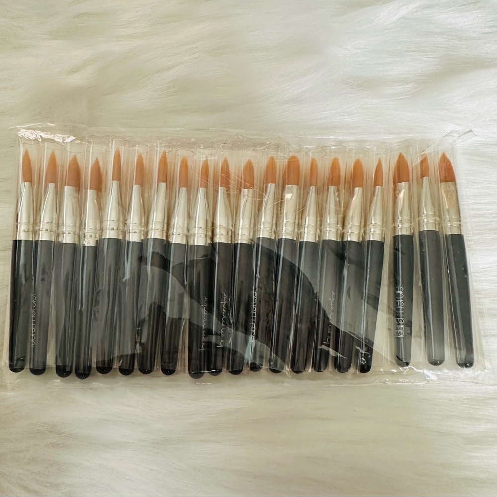 Laura Mercier Professional Mini Paint Brush Set – 20 Pieces (NWT)